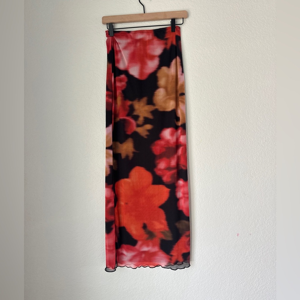 PrettyLittleThing Red Floral Mesh Low Rise Maxi Skirt US 8 - Picture 5 of 8